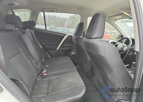 2018 Toyota Rav4 Le z USA, uszkodzony, nr VIN JTMBFREV0HJ711428